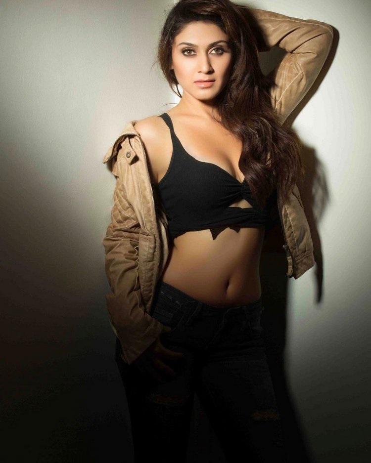Manjari Phadnis Oozing Hotness In These Latest Pics