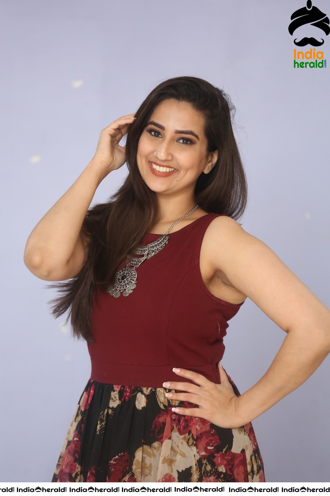 Manjusha Anchor Hot in Maroon Set 2