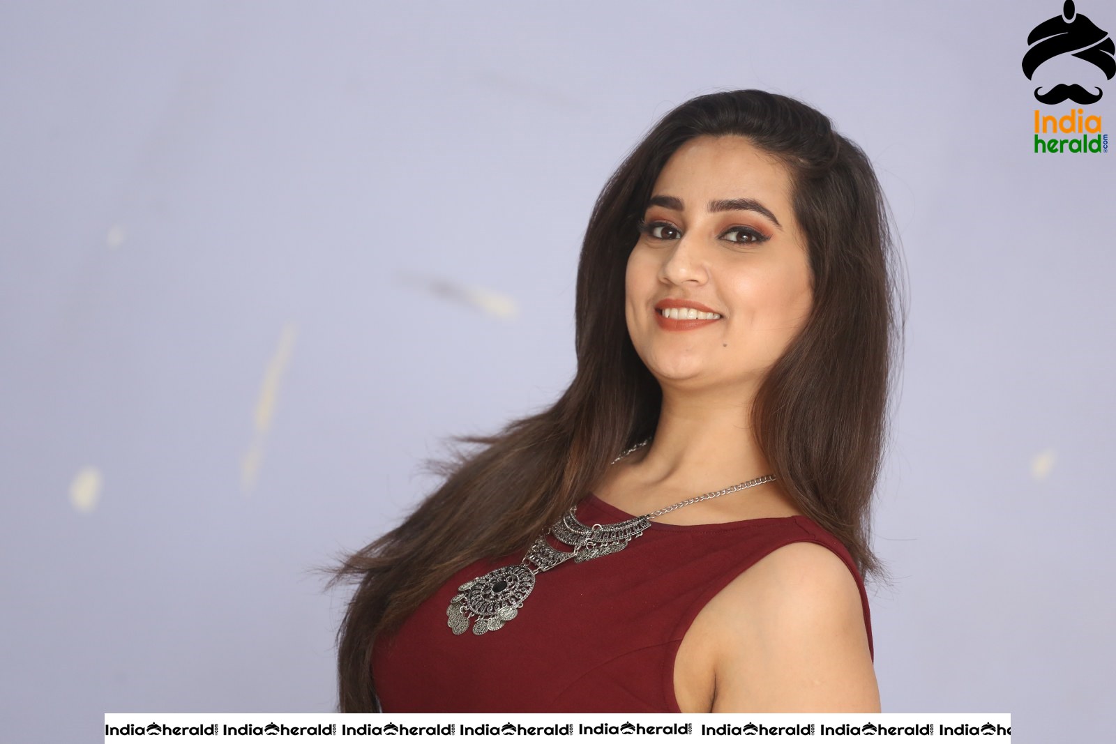 Manjusha Anchor Hot in Maroon Set 2