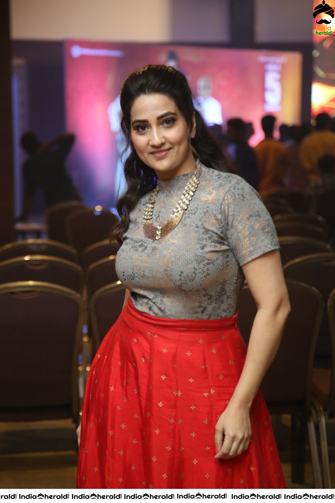 Manjusha Anchor Too Hot in a Tight Top Set 1