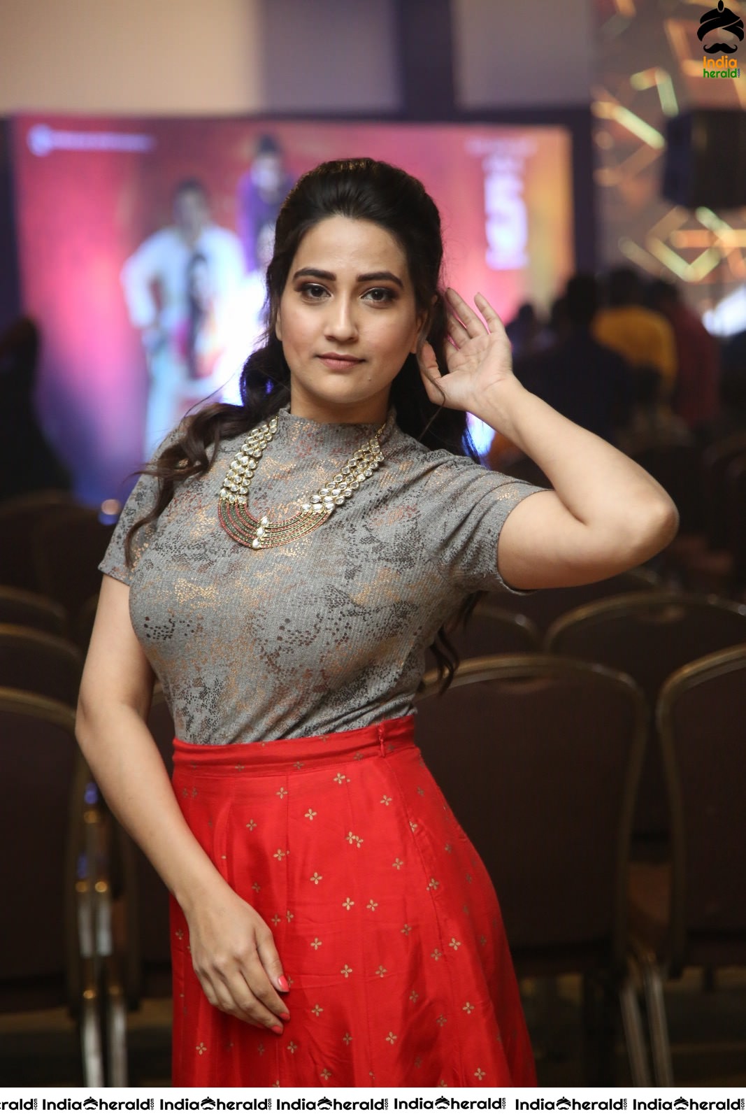 Manjusha Anchor Too Hot in a Tight Top Set 1