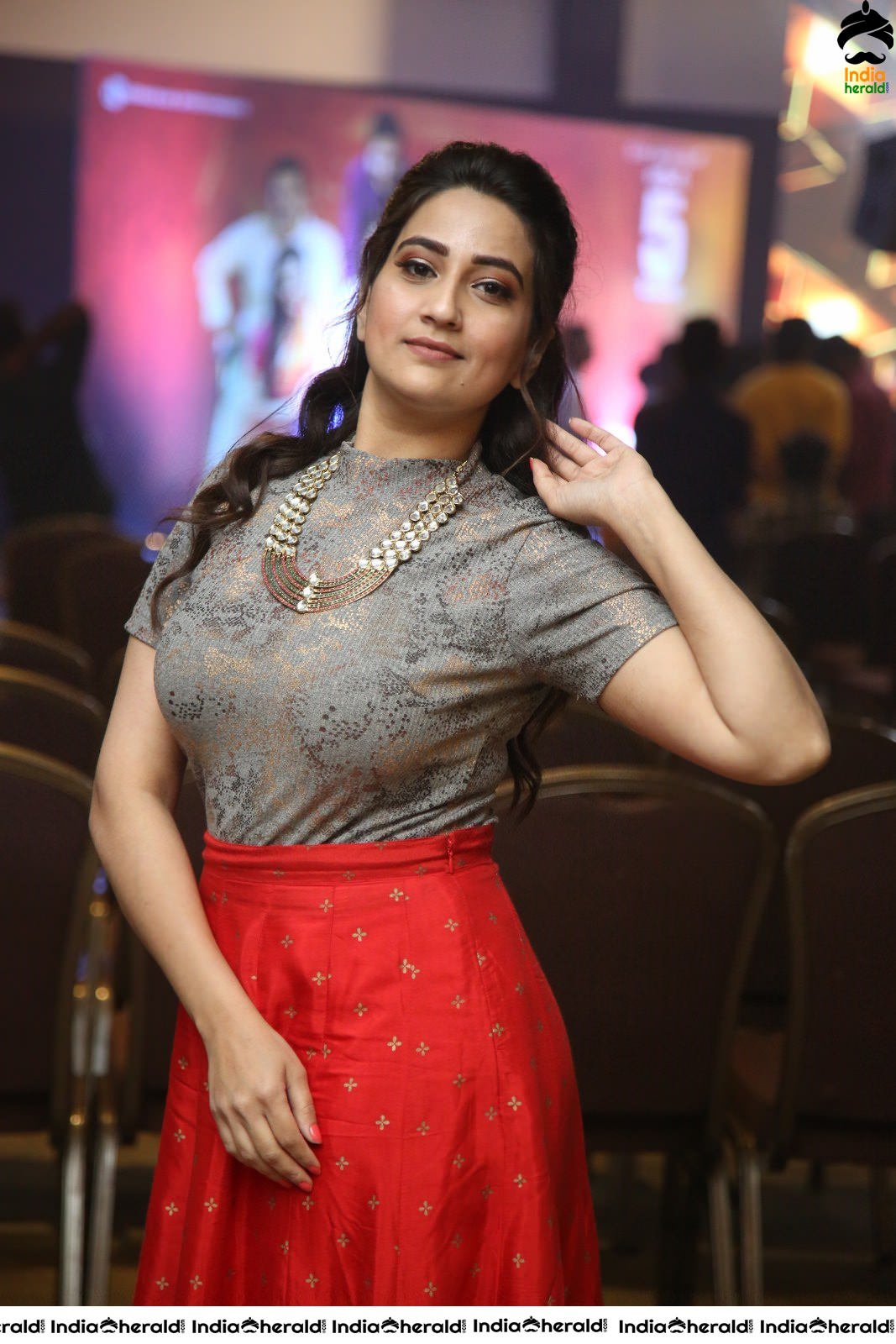 Manjusha Anchor Too Hot in a Tight Top Set 1