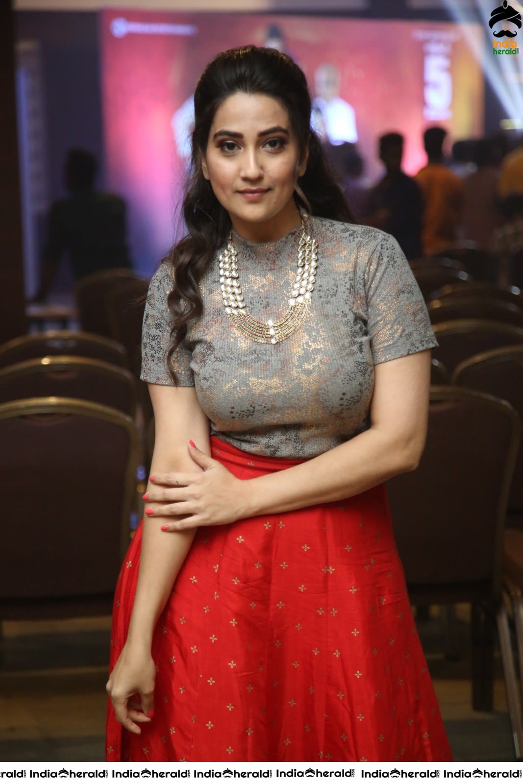 Manjusha Anchor Too Hot in a Tight Top Set 2