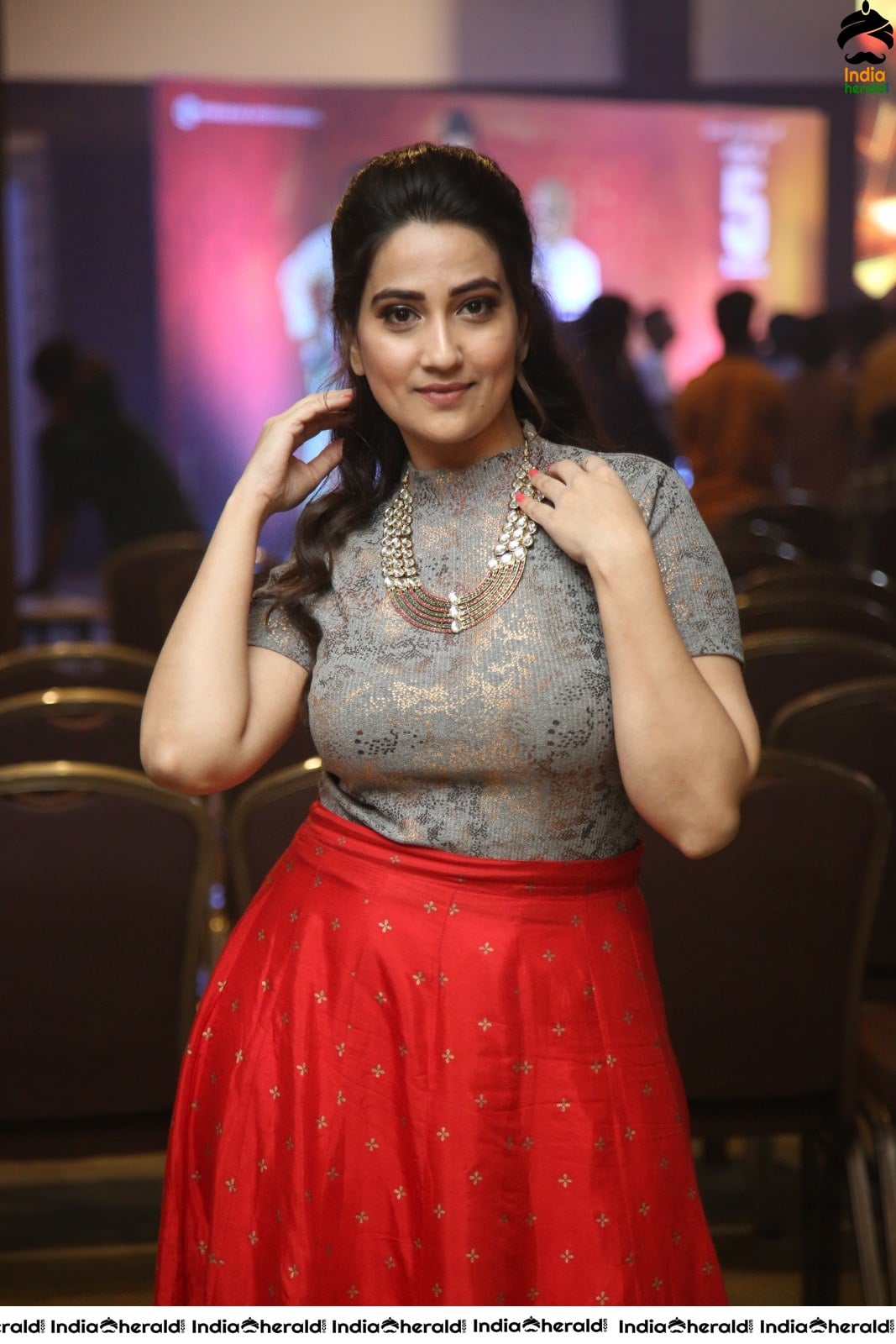 Manjusha Anchor Too Hot in a Tight Top Set 2