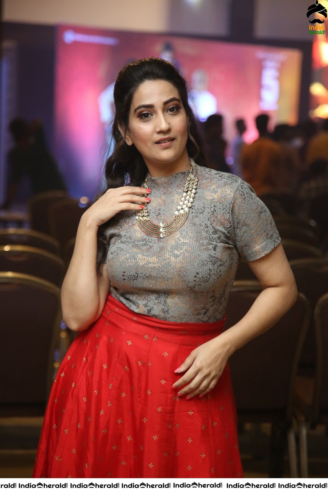 Manjusha Anchor Too Hot in a Tight Top Set 2