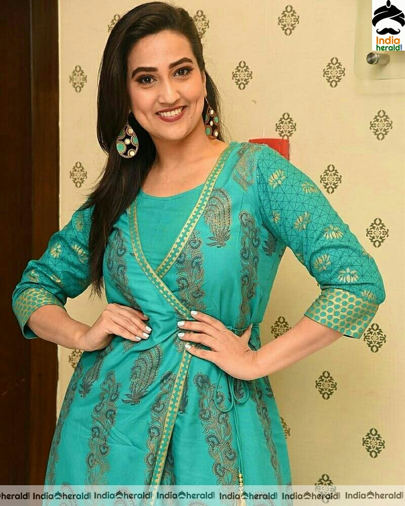 Manjusha Cute Green Chudi Stills