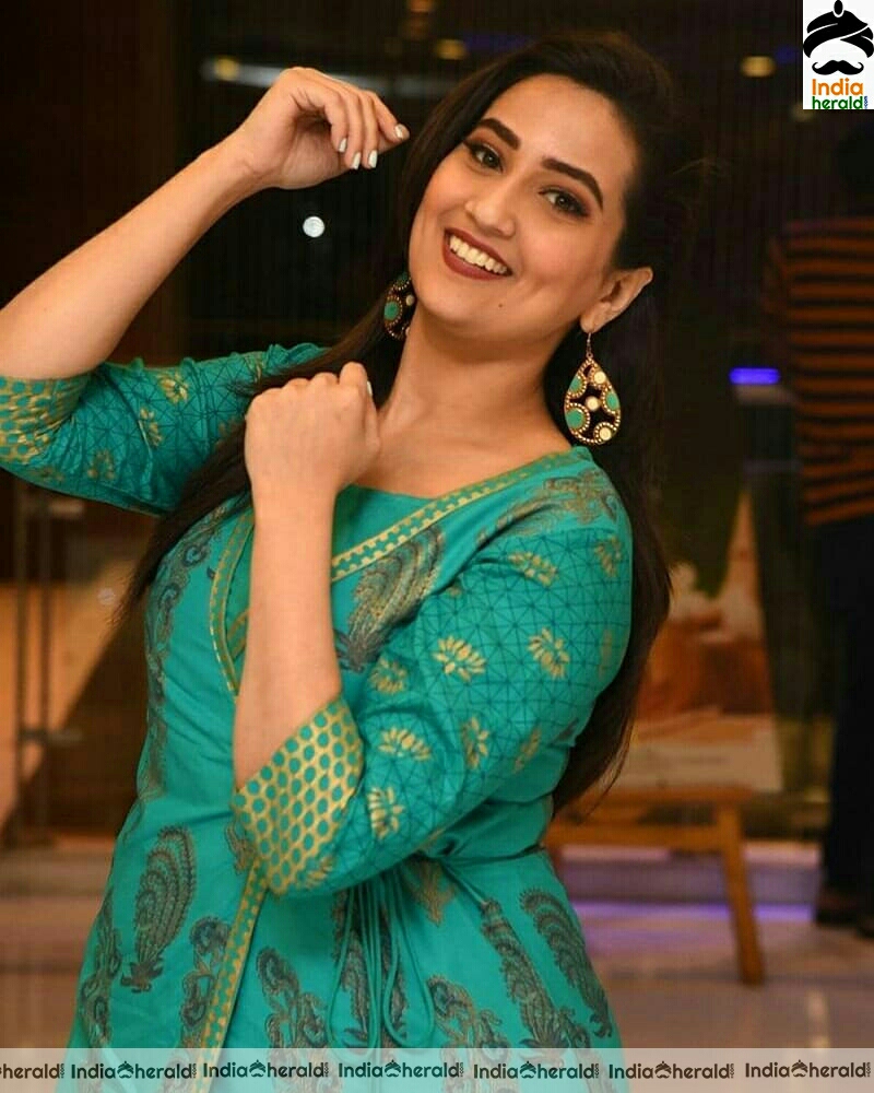 Manjusha Cute Green Chudi Stills