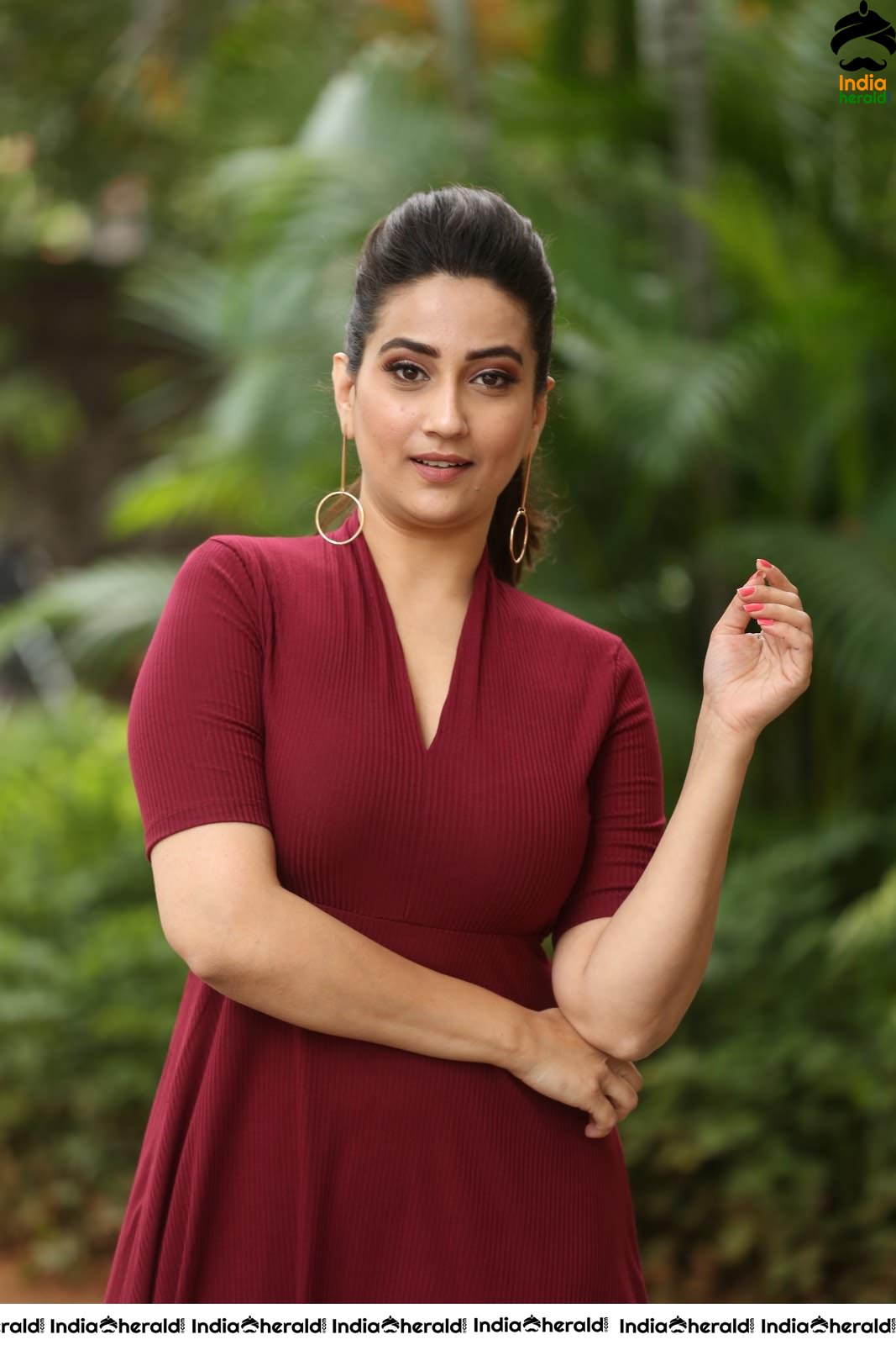 Manjusha Hot in Maroon Frock Set 1