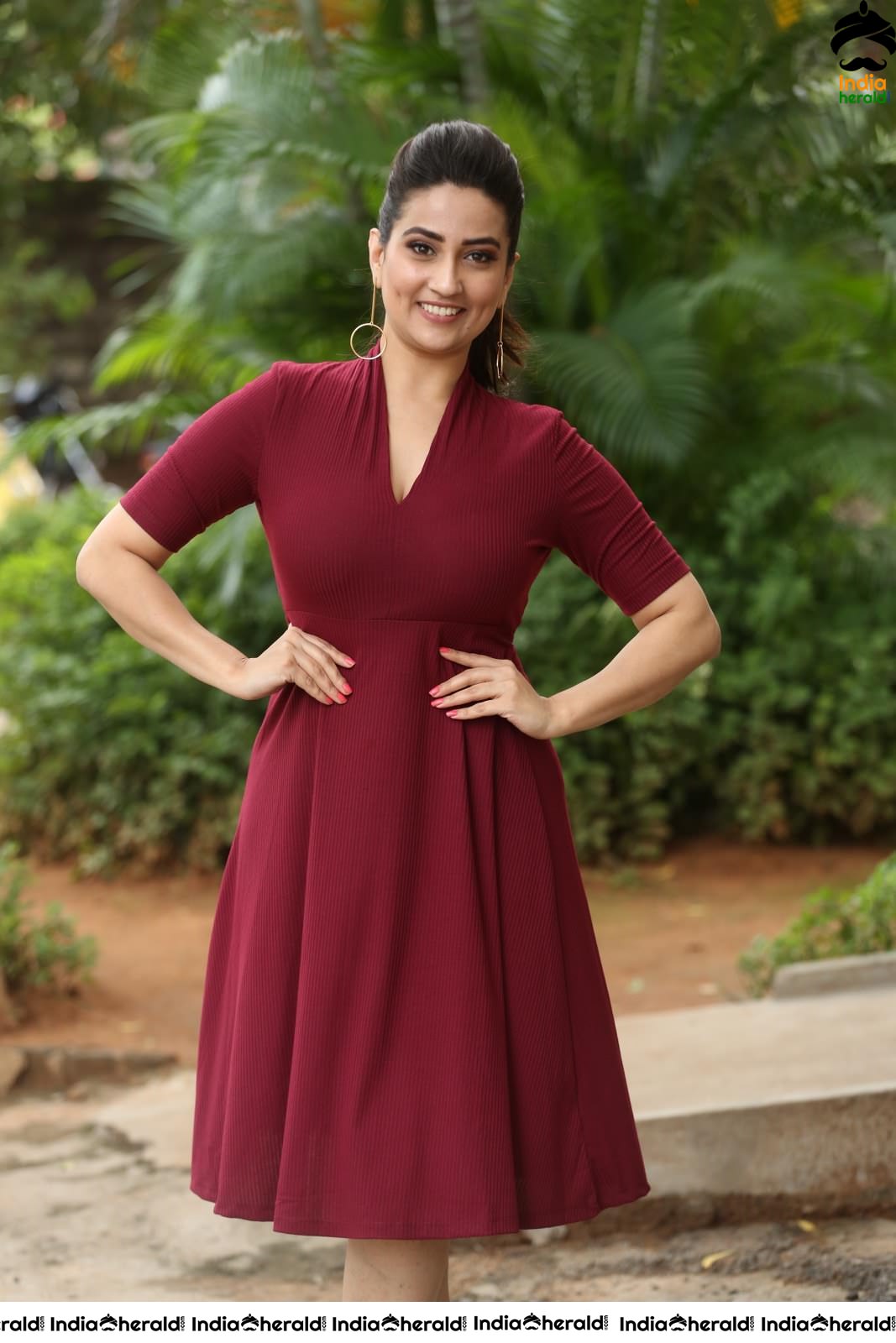 Manjusha Hot in Maroon Frock Set 1