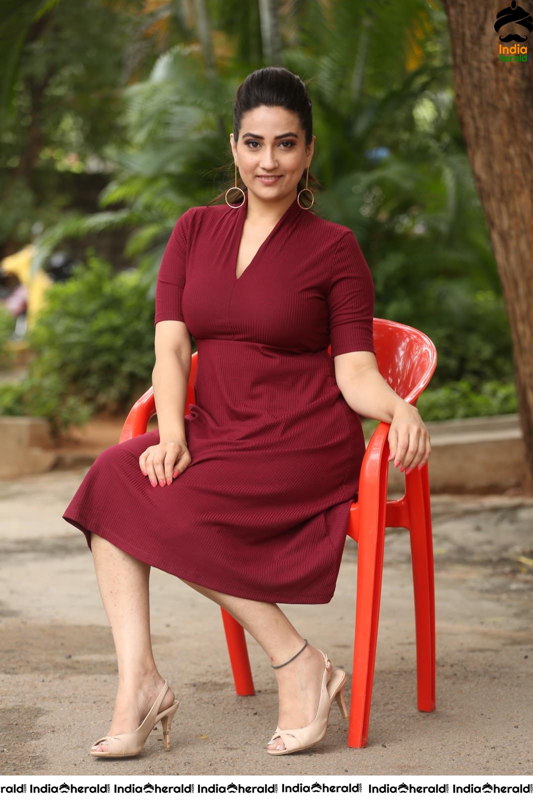 Manjusha Hot in Maroon Frock Set 2