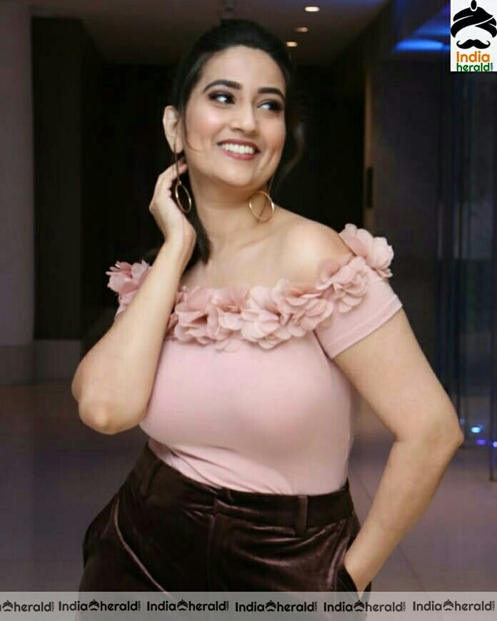 Manjusha oozing hotness in tight dress