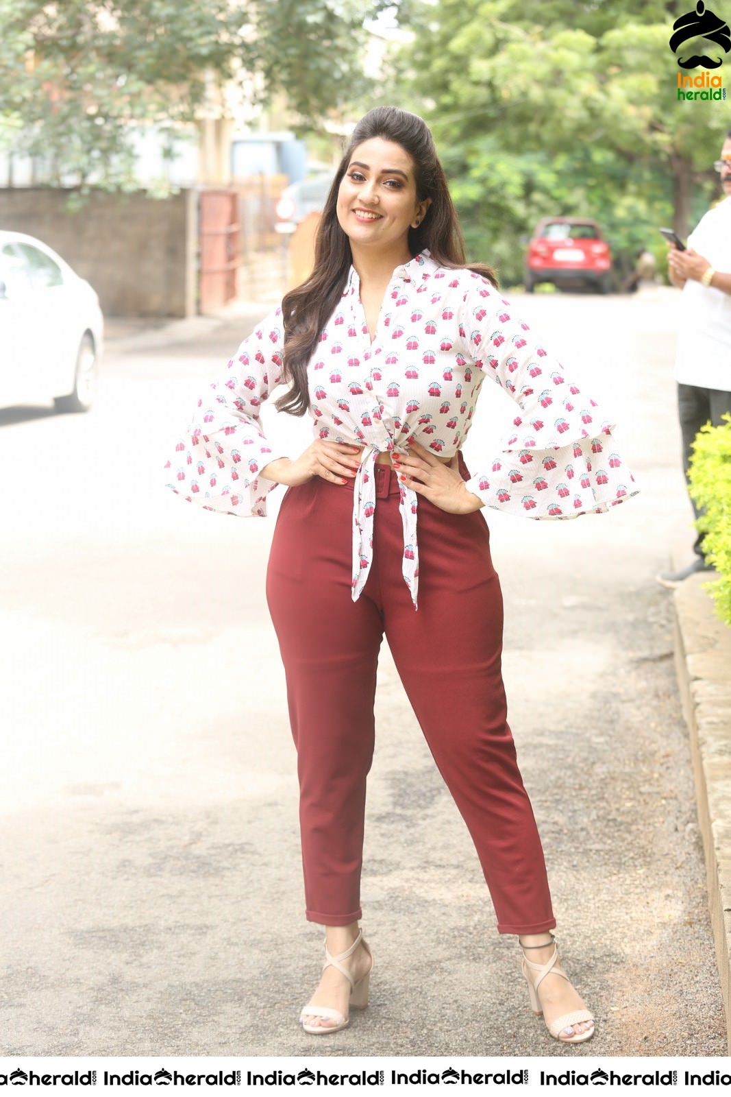 Manjusha Sizzling in Maroon Set 1