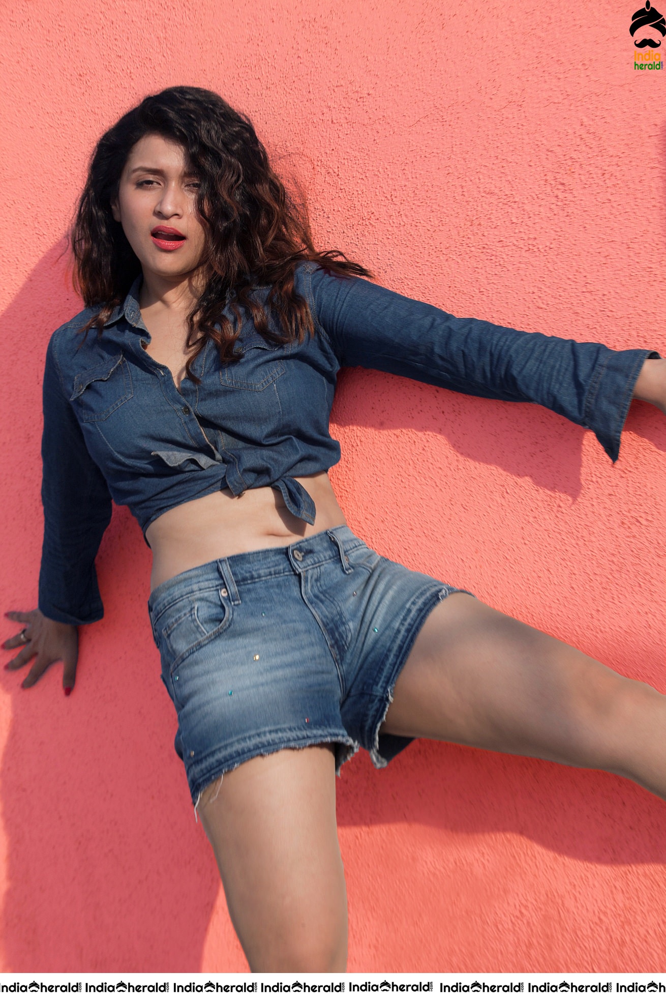 Mannara Chopra Latest Hot Photoshoot exposing Navel and Waist in Denim