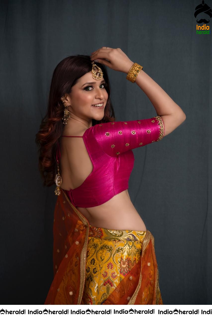 Mannara Chopra Latest Hot Photoshoot exposing Navel and Waist in Denim