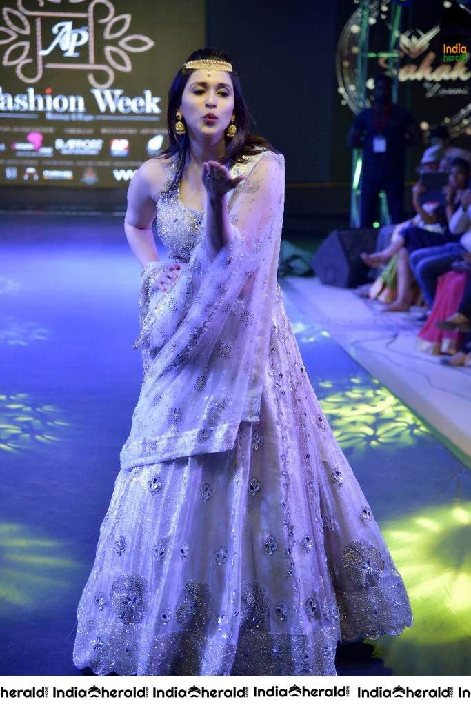 Mannara Chopra Latest Sizzling Clicks and a Fashion Ramp Walk