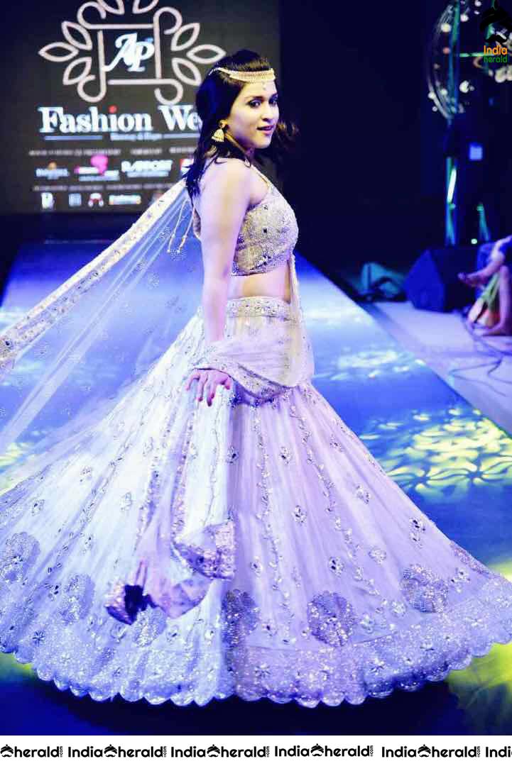 Mannara Chopra Latest Sizzling Clicks and a Fashion Ramp Walk