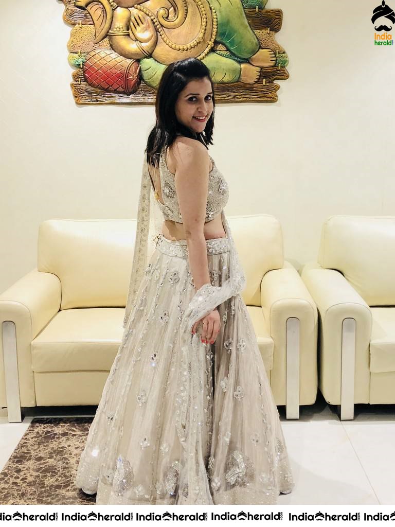 Mannara Chopra Latest Sizzling Clicks and a Fashion Ramp Walk