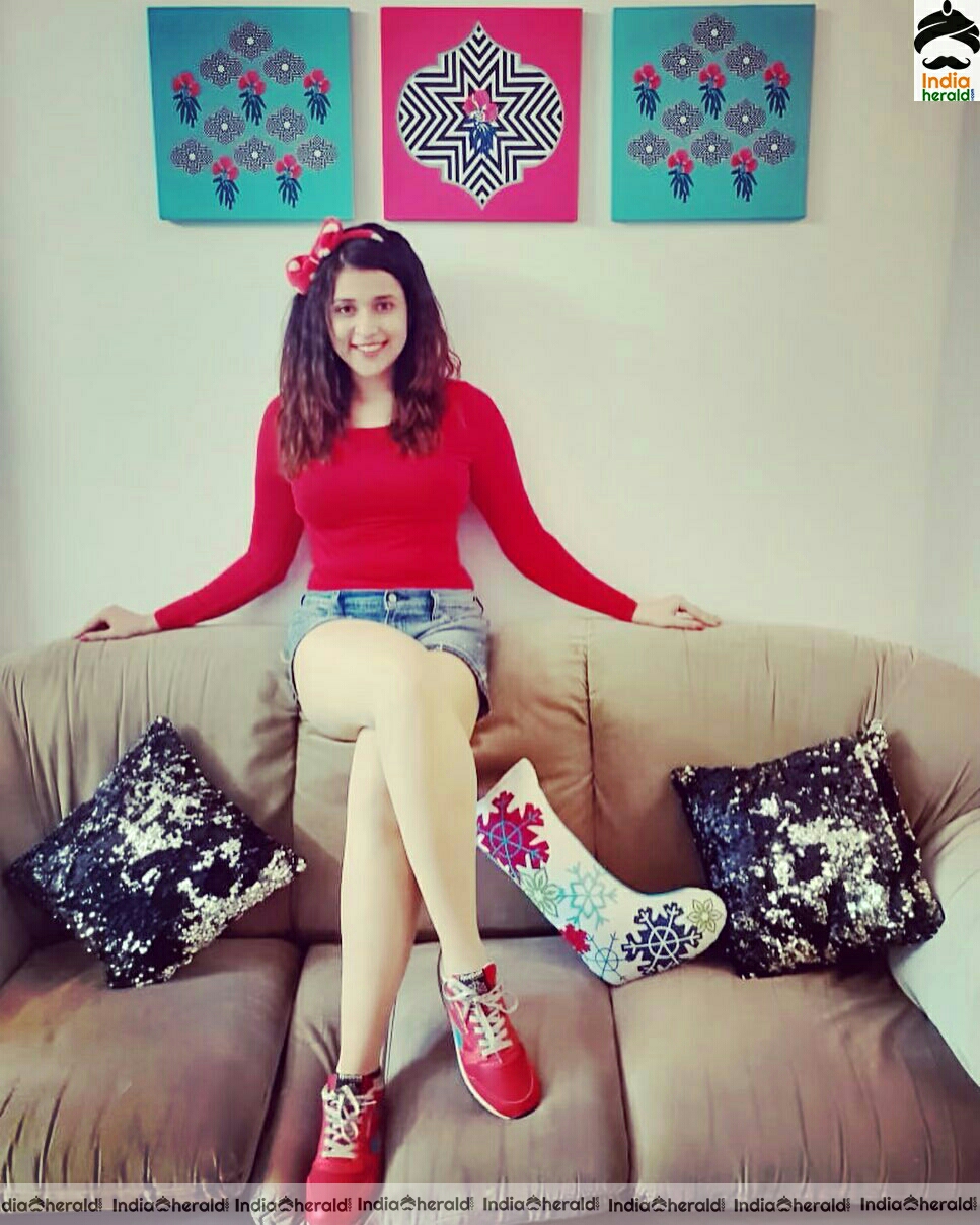 Mannara Hot Latest Thighs Show Stills
