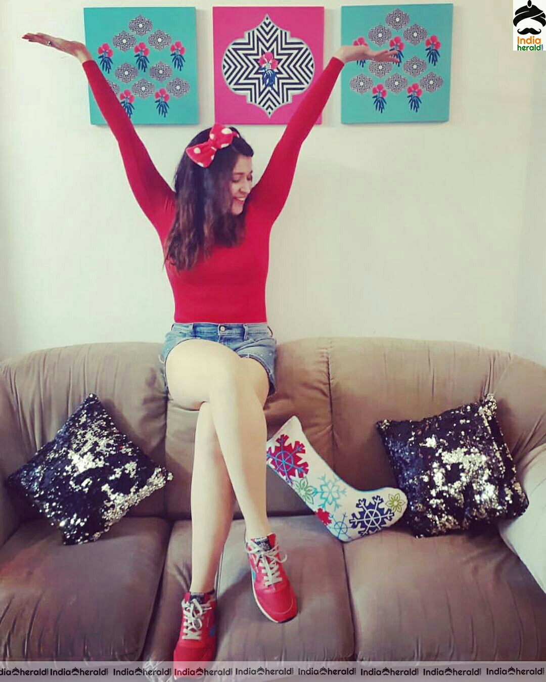 Mannara Hot Latest Thighs Show Stills