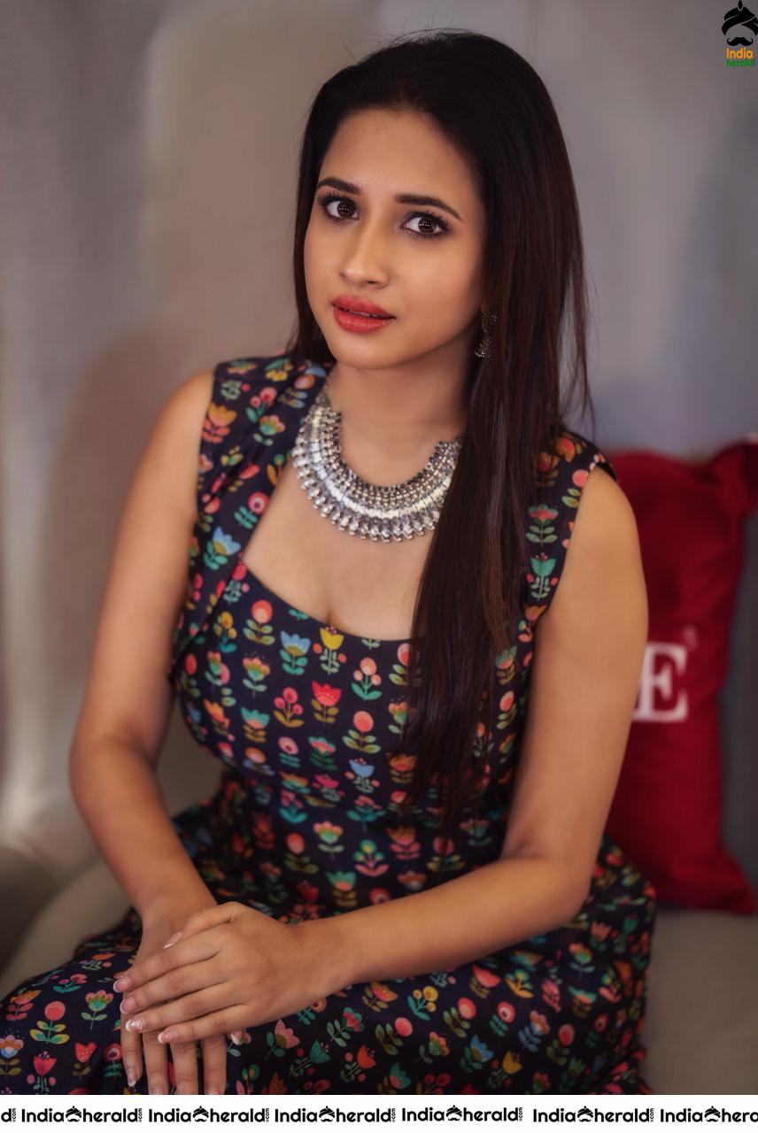 Manvita Kamath Latest Photoshoot Pics Collection