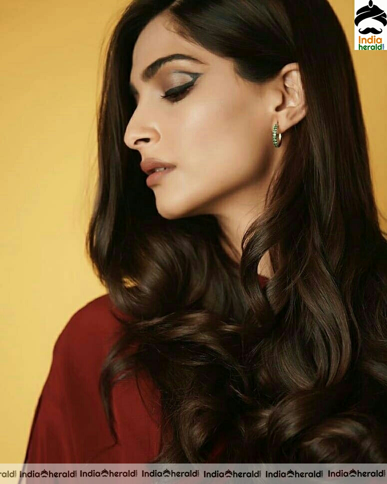 Maroon Hottie Sonam Kapoor looking Gorgeous