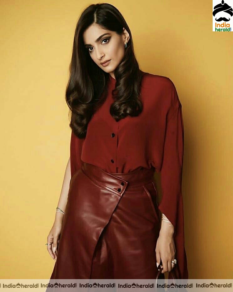 Maroon Hottie Sonam Kapoor looking Gorgeous