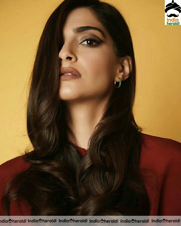 Maroon Hottie Sonam Kapoor looking Gorgeous