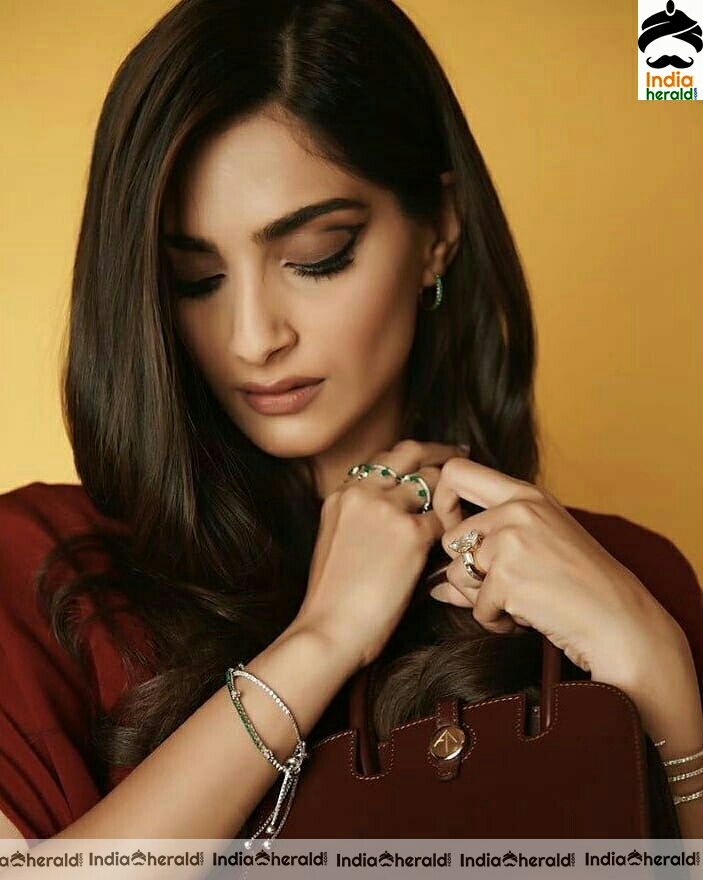 Maroon Hottie Sonam Kapoor looking Gorgeous