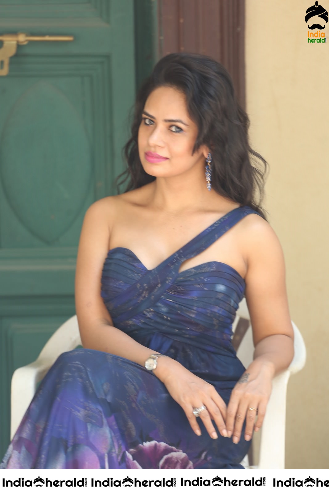 Meenakshi Kalitaa Hot Photos Set 1