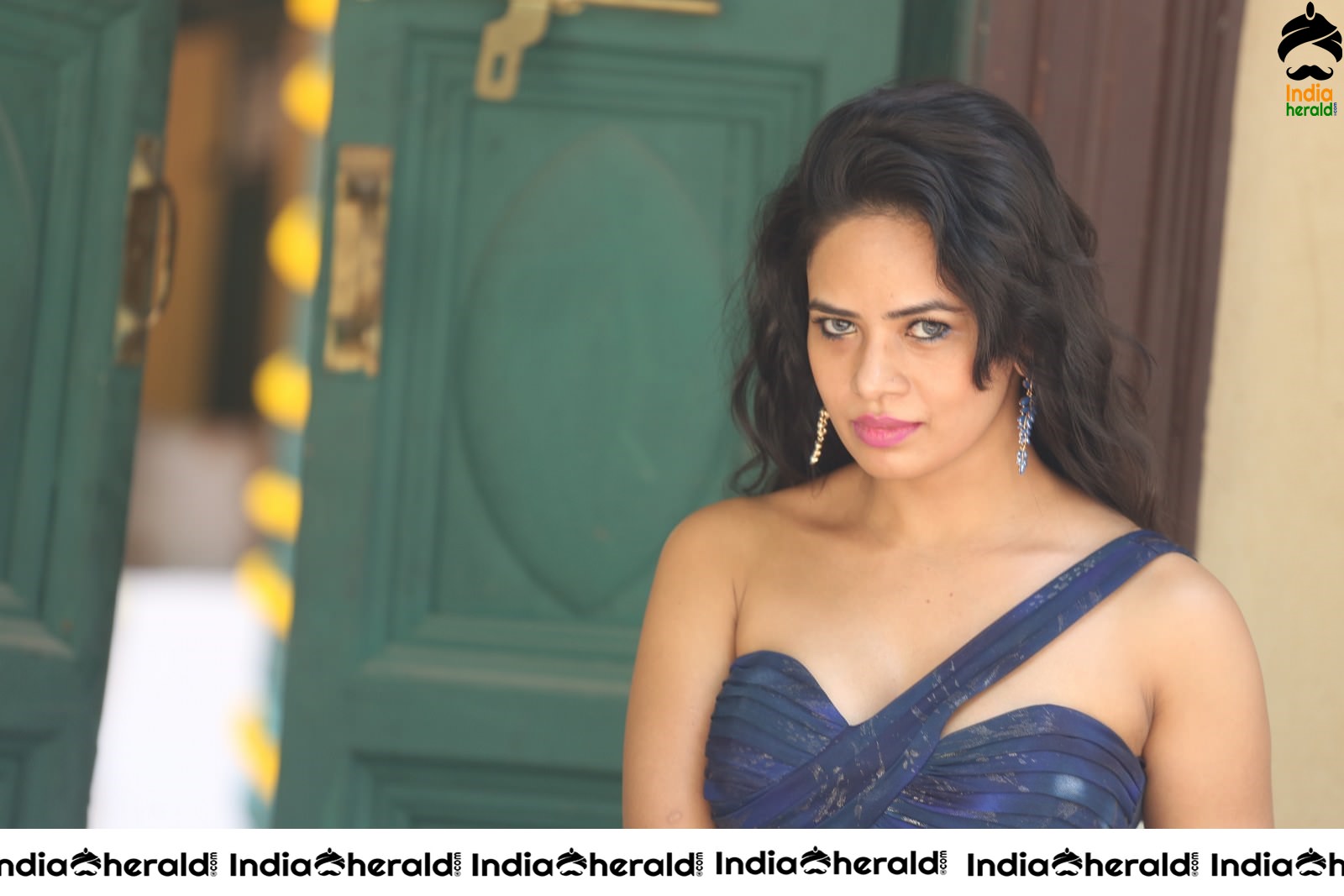 Meenakshi Kalitaa Hot Photos Set 1