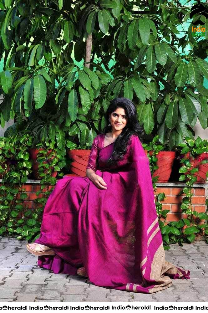 Megha Akash Mesmerizing Clicks in Saree