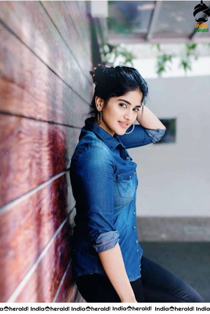 Megha Akash Mesmerizing Cute Latest Photos Set 1