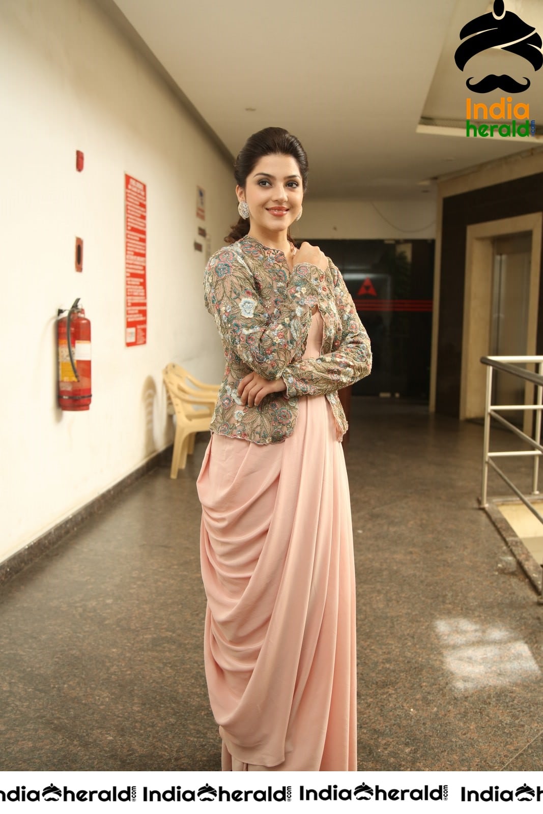 Mehreen Kaur Looking Sexy and Gorgeous in Latest Photoshoot Set 2