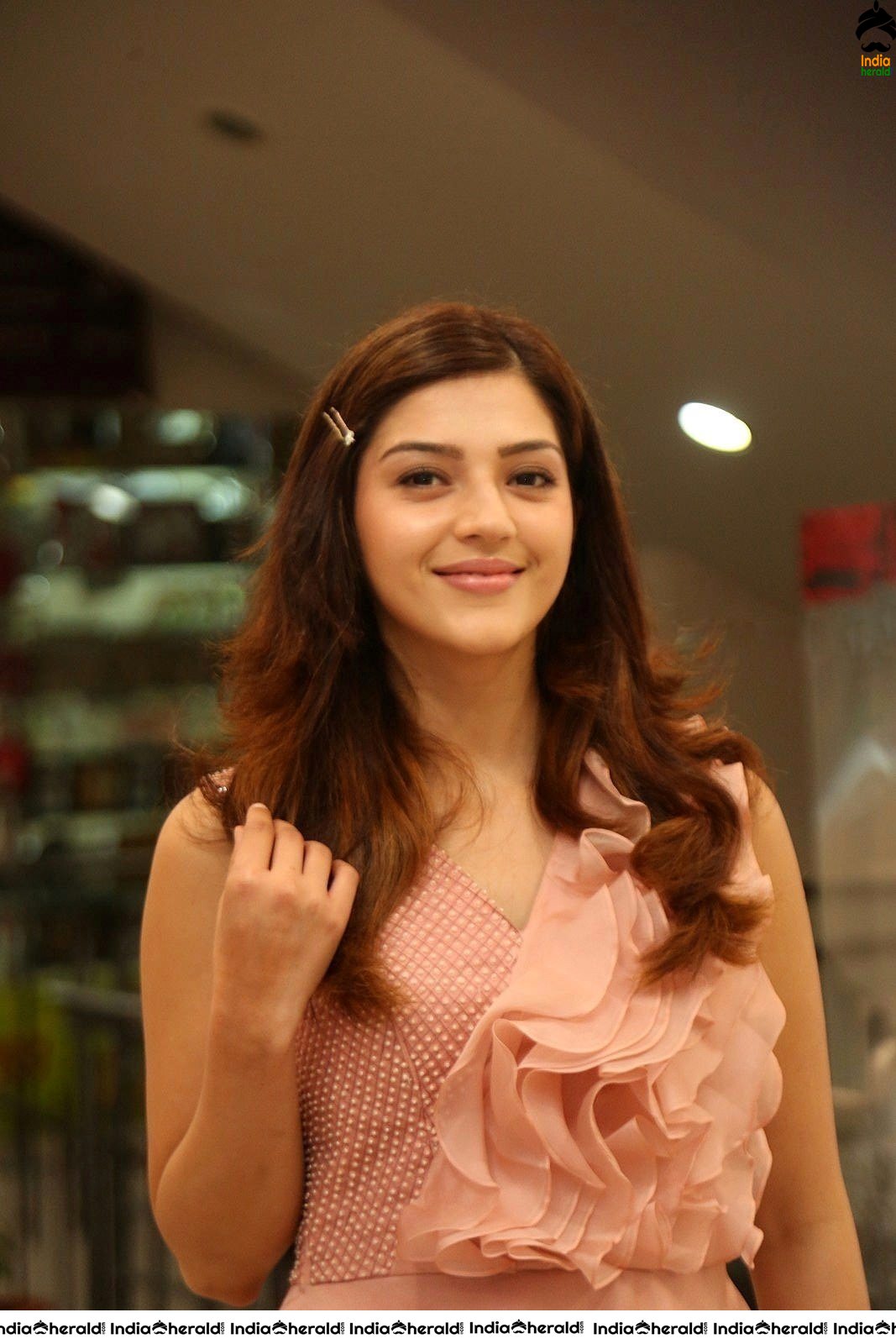 Mehreen Pirzada looking Angelic in these Photos