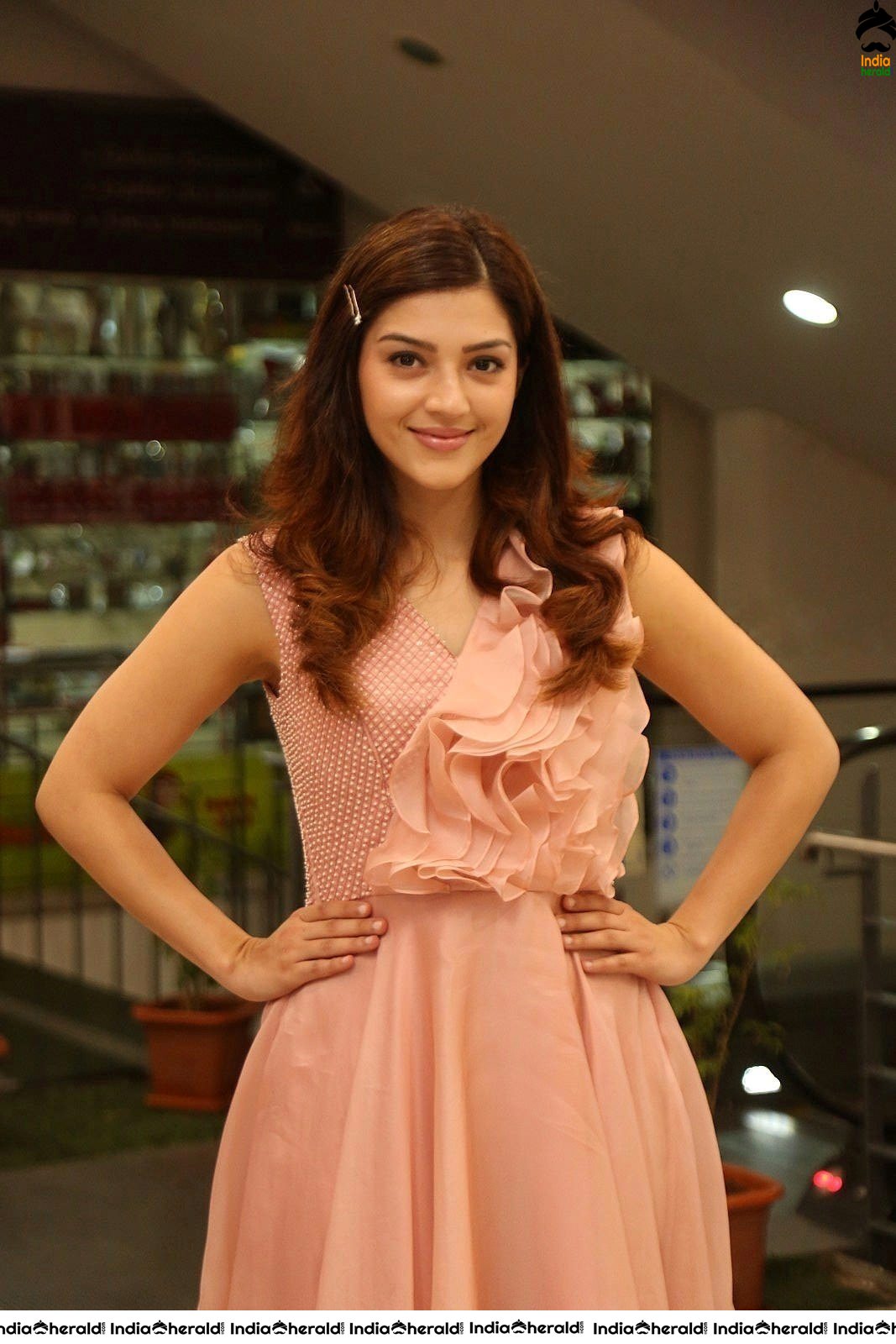 Mehreen Pirzada looking Angelic in these Photos