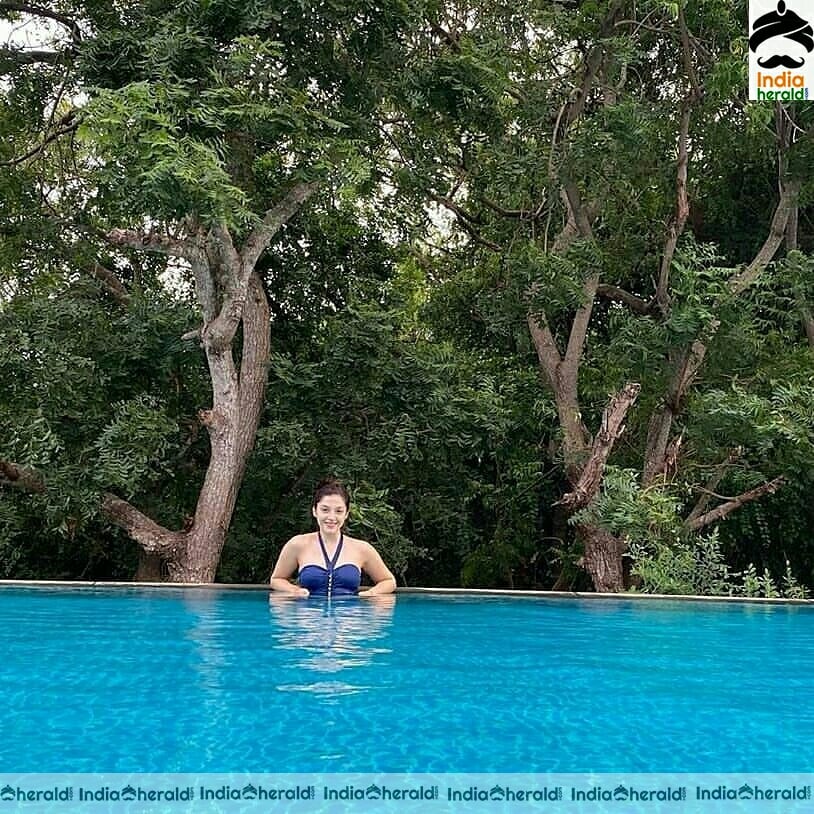 Mehreen Pirzado Latest Hot Stills In Pool