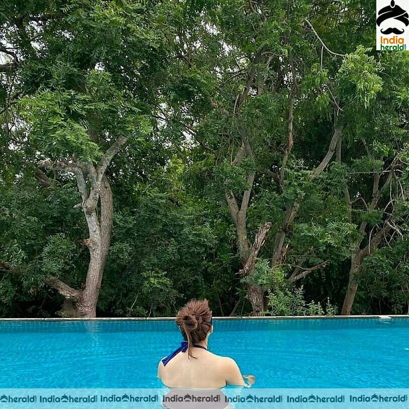 Mehreen Pirzado Latest Hot Stills In Pool