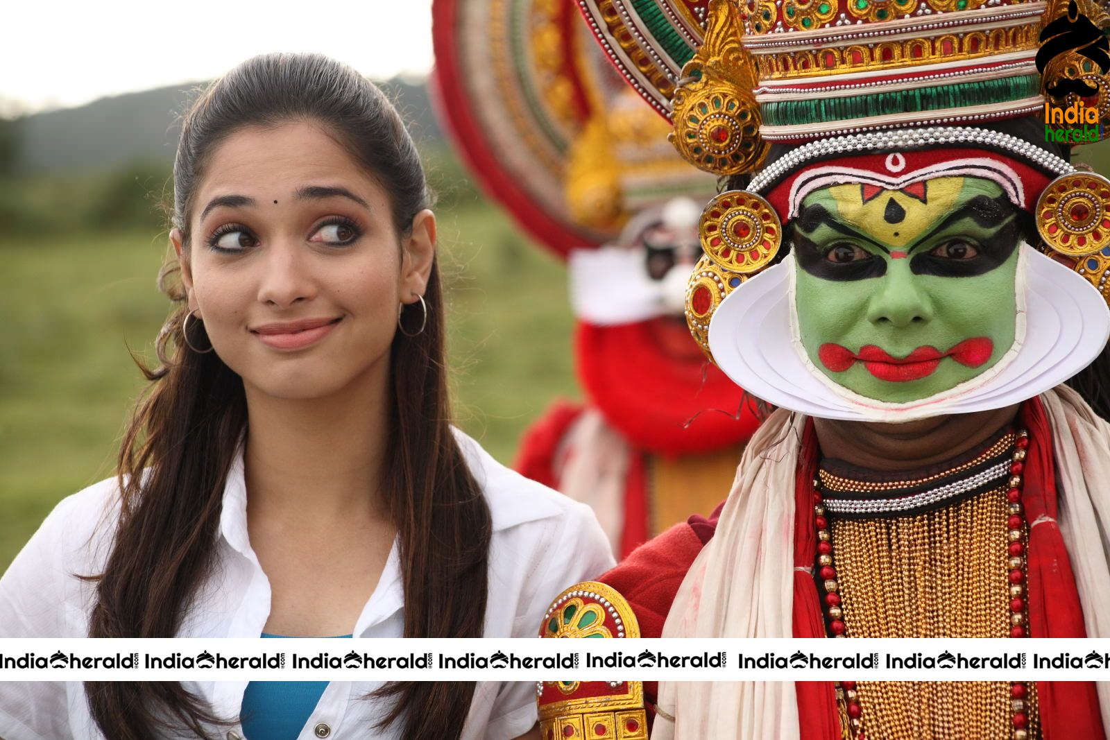 Milky White Beauty Tamannaah Hot and Rare Stills from KK Tamil Movie Set 1