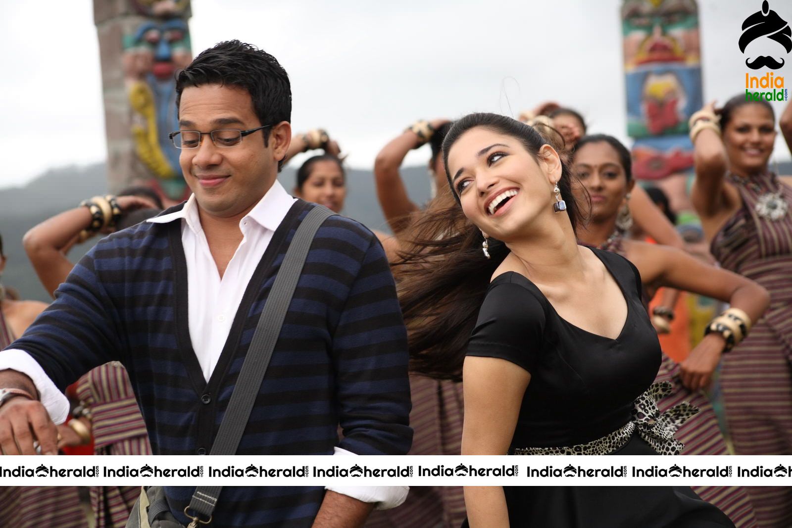 Milky White Beauty Tamannaah Hot and Rare Stills from KK Tamil Movie Set 4