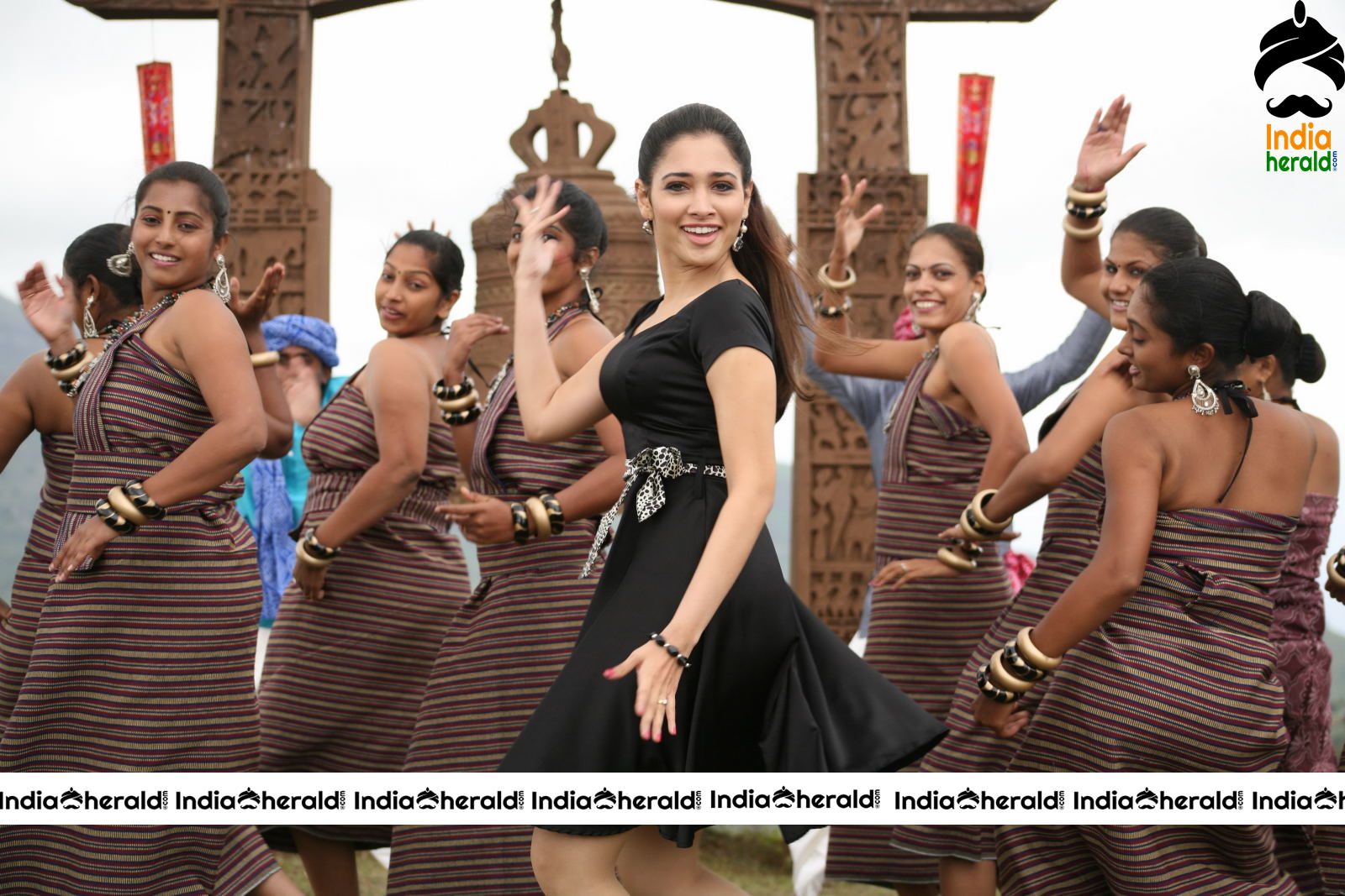 Milky White Beauty Tamannaah Hot and Rare Stills from KK Tamil Movie Set 6