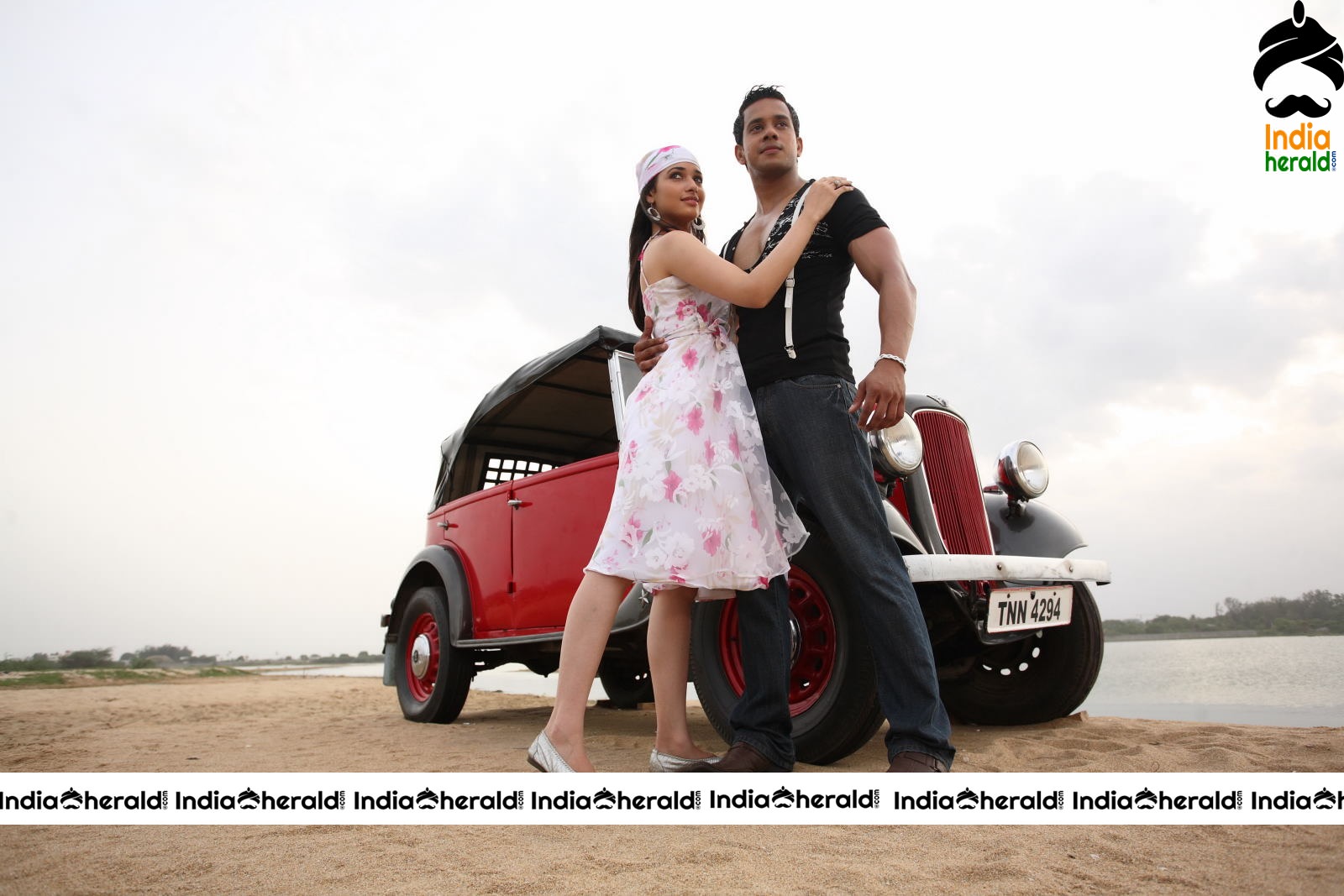 Milky White Beauty Tamannaah Hot and Rare Stills from KK Tamil Movie Set 6