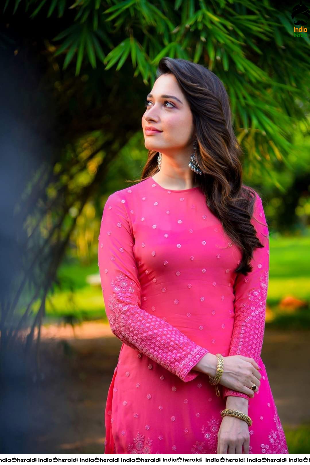 Milky White Beauty Tamannaah Hot and Tempting Photos Collections Set 1