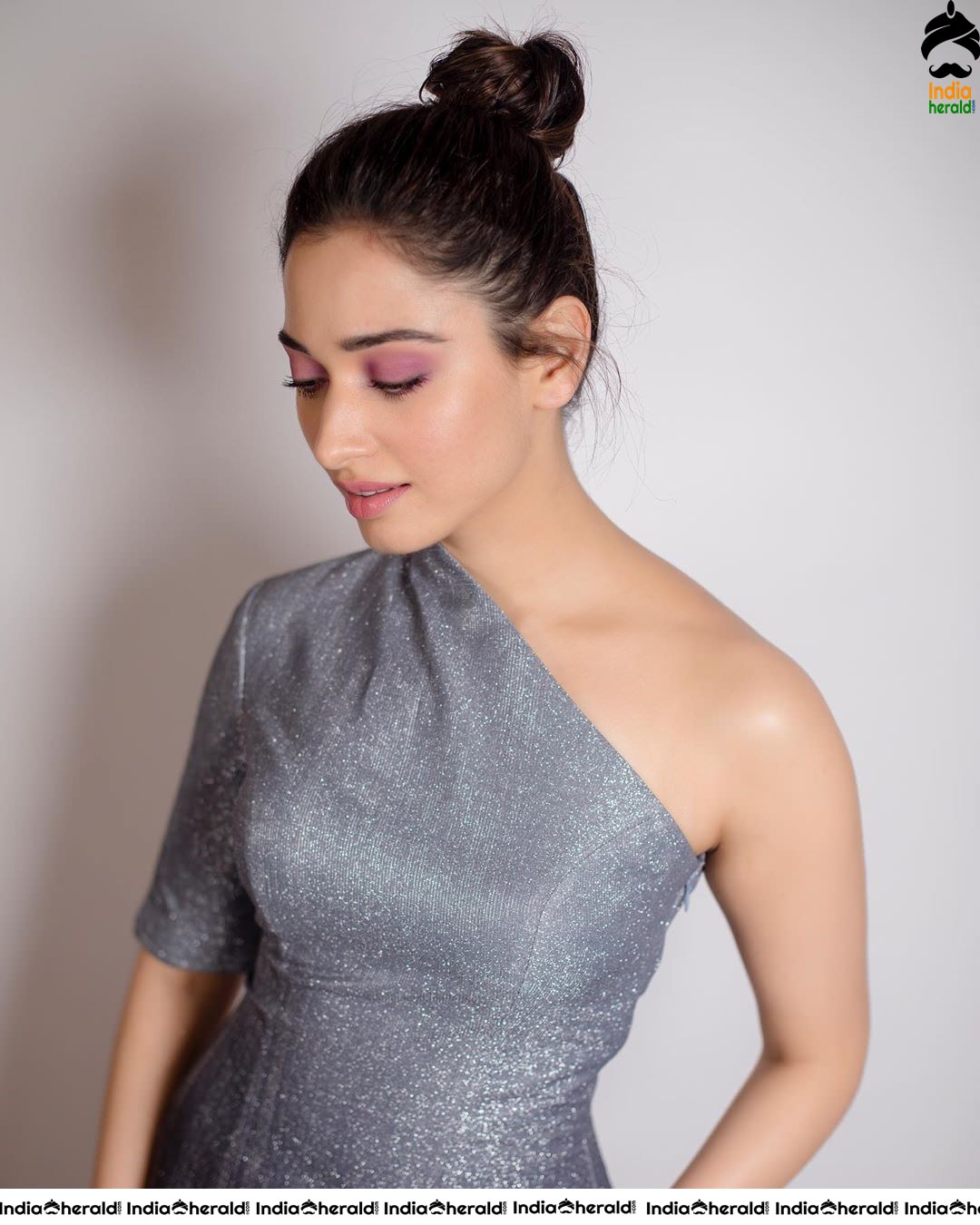 Milky White Beauty Tamannaah Latest Tempting Hot Photos Set 5