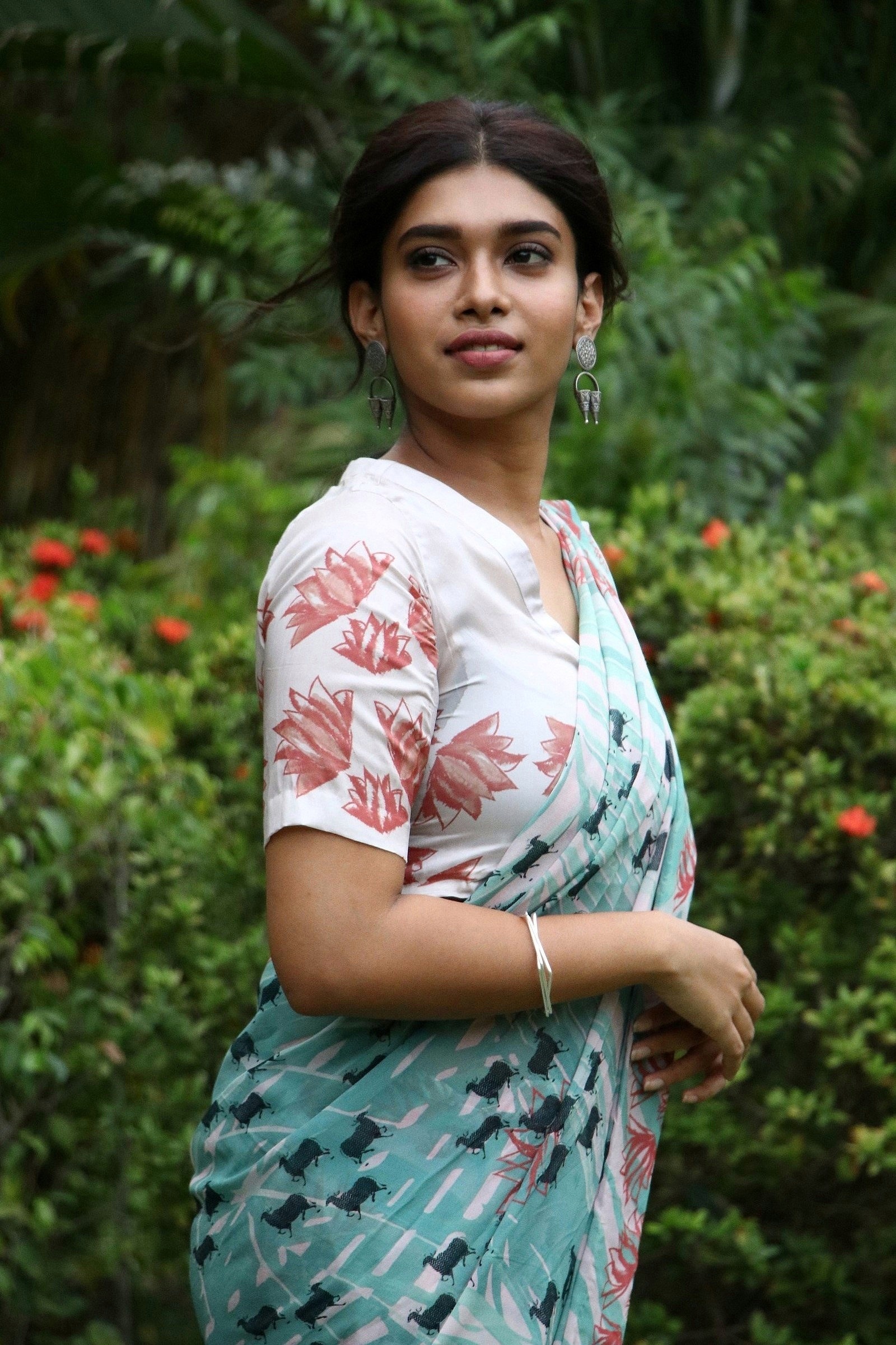 Model Dushara Saree Photoshoot Hot Stills