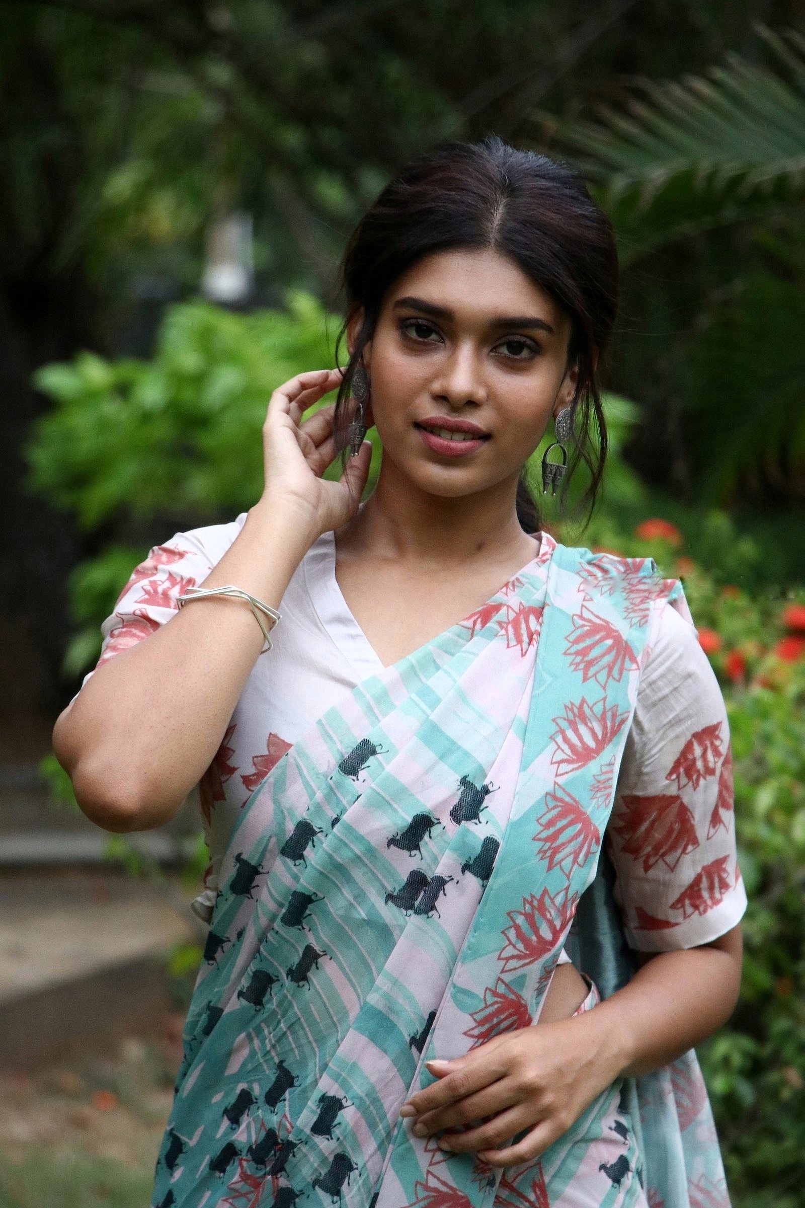 Model Dushara Saree Photoshoot Hot Stills