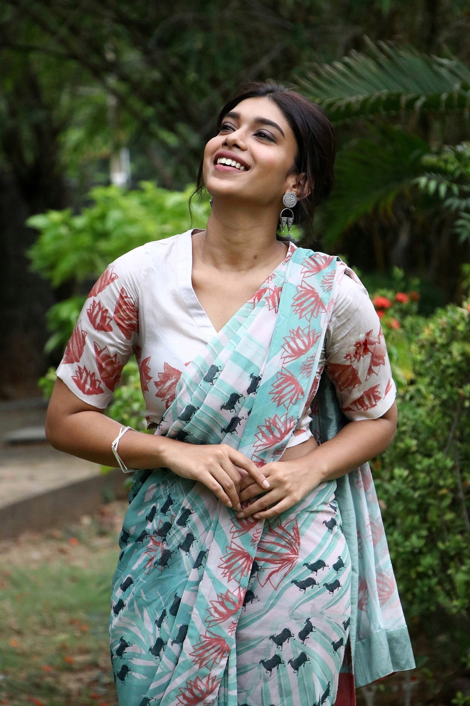 Model Dushara Saree Photoshoot Hot Stills