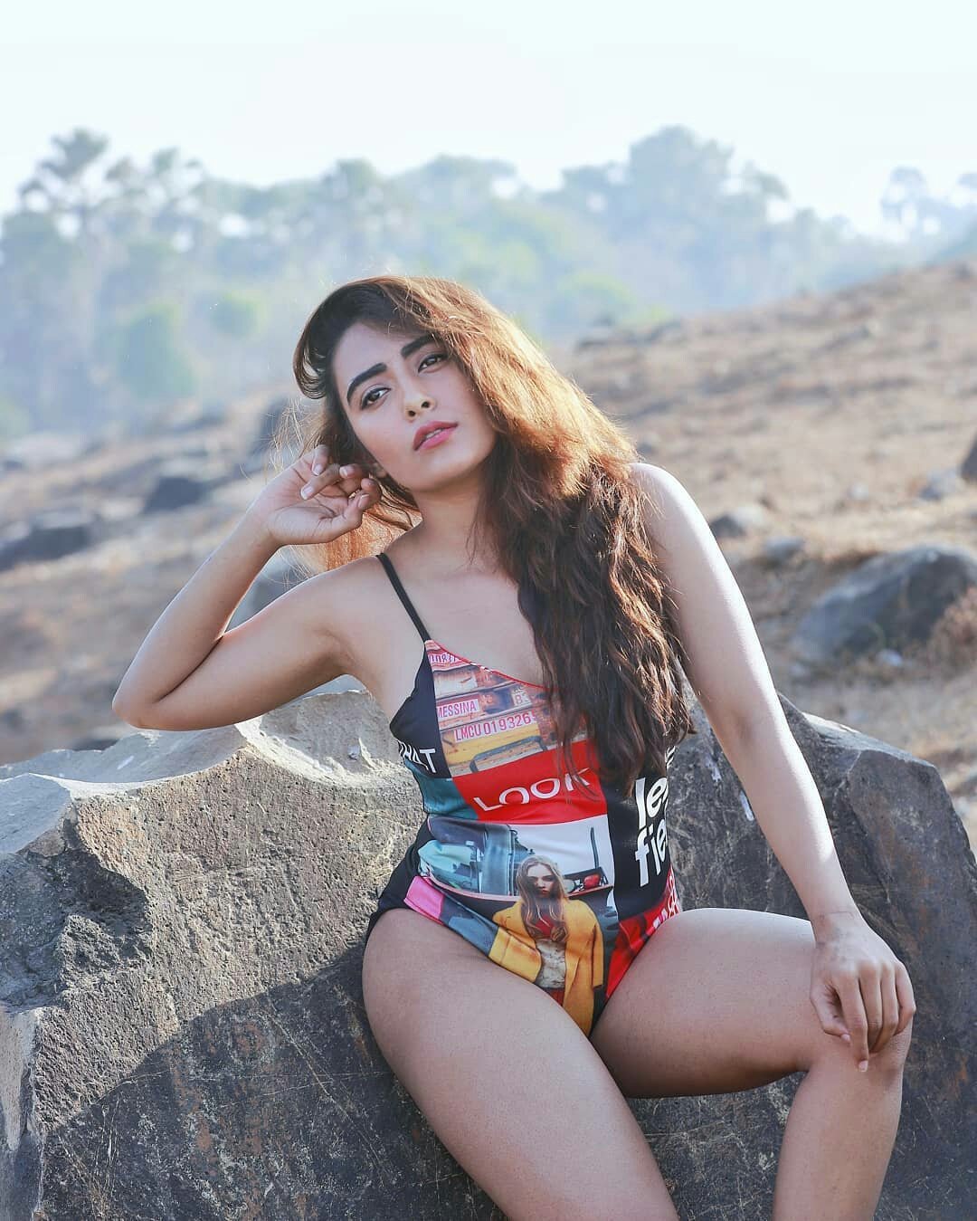 Model Jinal Joshi alluring bikini images