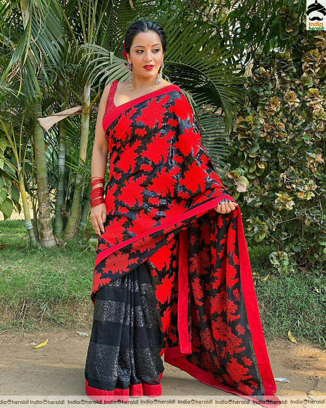 Monalisa Red Saree Stills