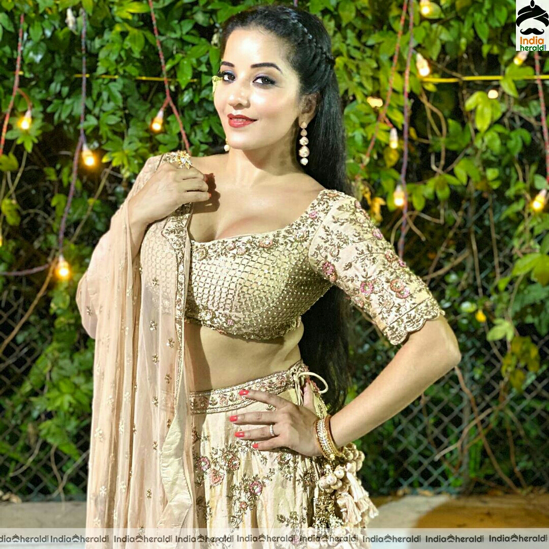 Monalisa Shows Her Hot Cleavage and Sexy Waist In Gold Dress Stills