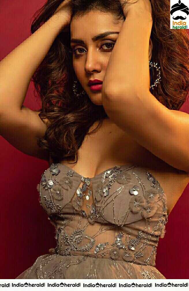 More Photos Of Raashi Khanna Looks Stunning In This Latest Hot Photoshoot Sizzling Stills Set 1